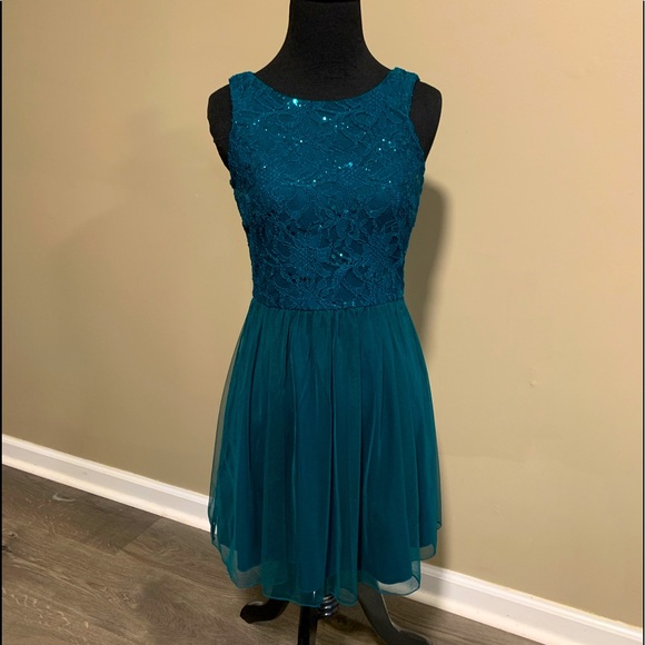 green junior dresses